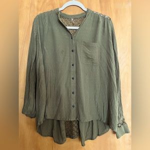 Free People Best olive green button down top sz S